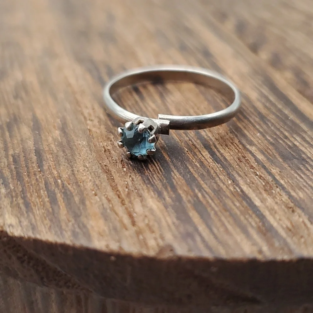 R556 adjustable band aquamarine‎ stone sterling silver